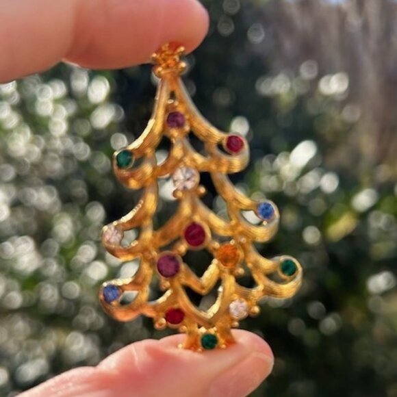 HOLIDAY🎄🎄MONET Brushed Gold Christmas Tree Rhinestone BROOCH - Picture 2 of 8